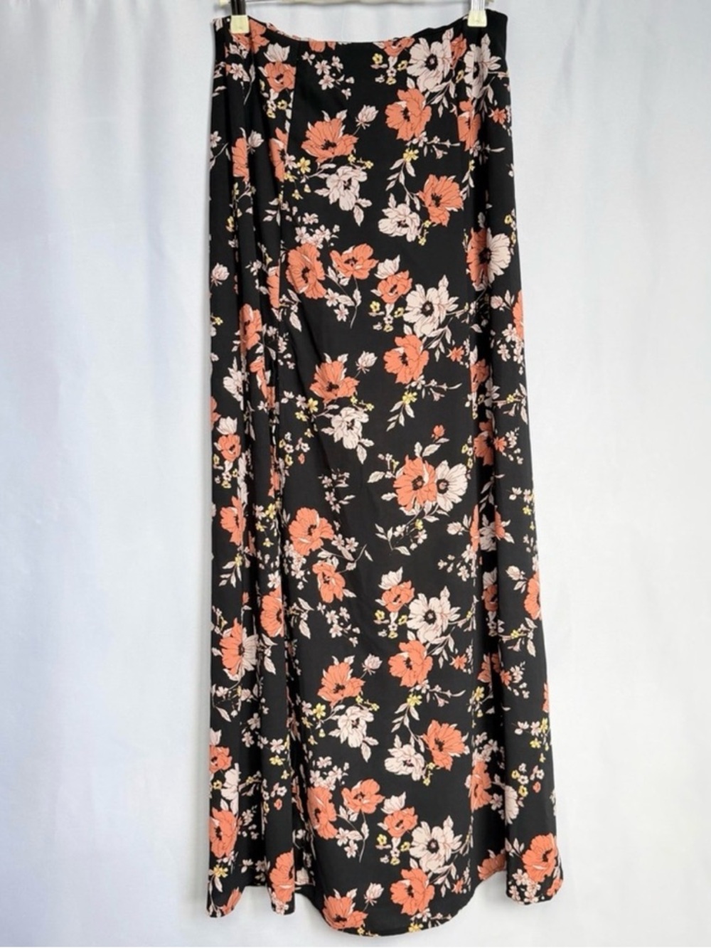 Forever 21 Black and Peach Floral Maxi Skirt with Leg Slit, Women’s Medium - Picture 4 of 9